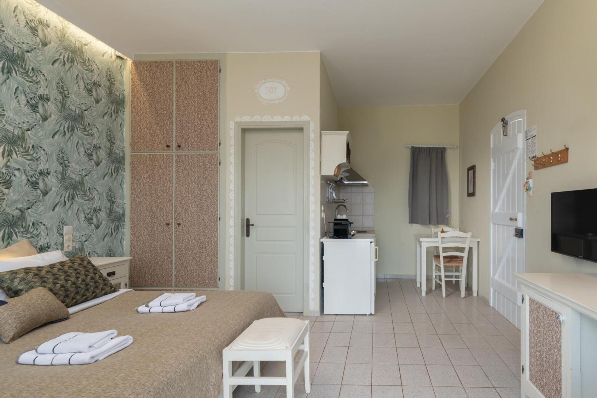 Adrakos Apartments (Adults Only) Elounda  Bagian luar foto